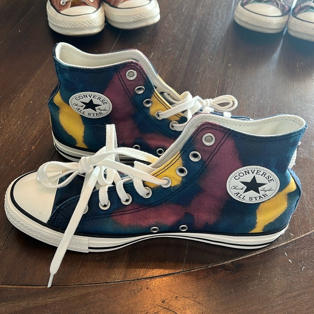 Tie Die Colored Converse Hightop *New unisex m9 w11
